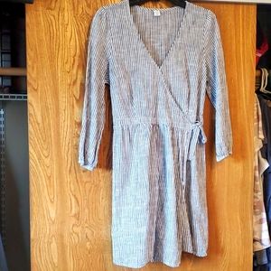 Old Navy Medium pin striped beach cover